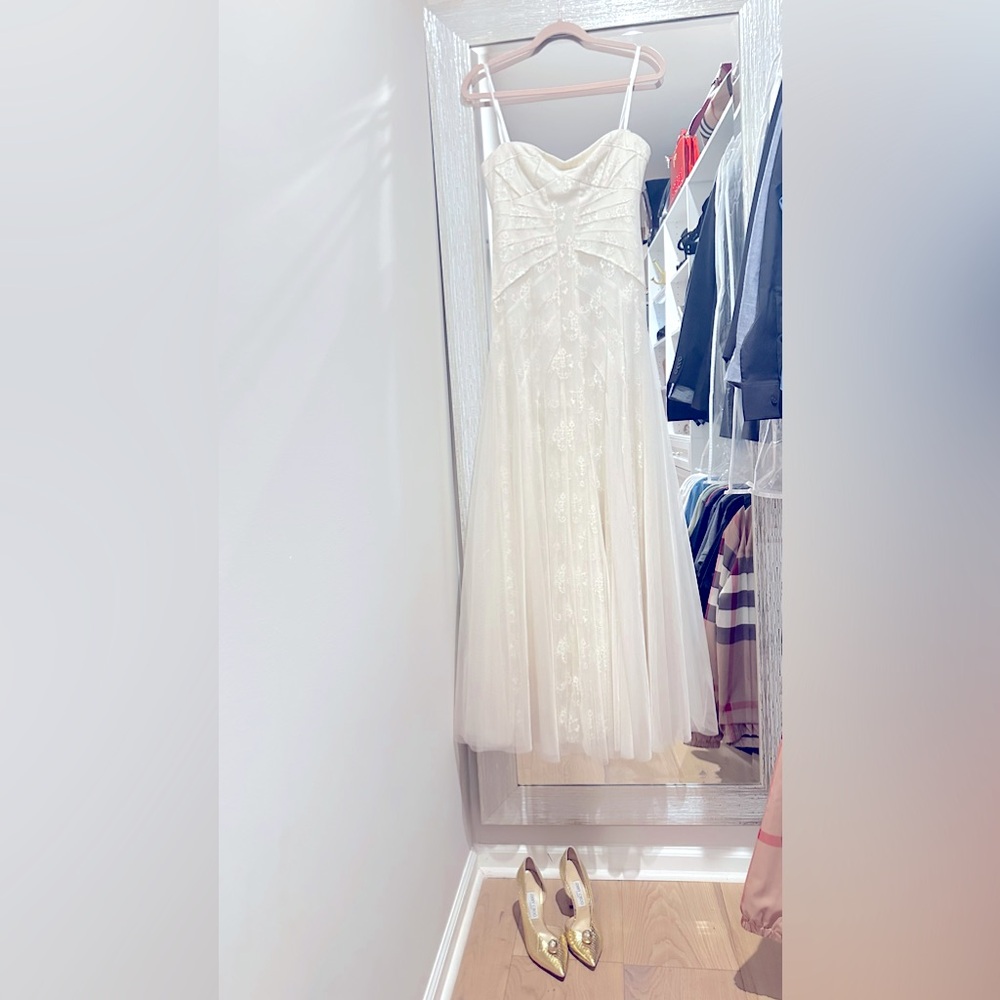 Never worn BCBG Maxazria creamy white wedding